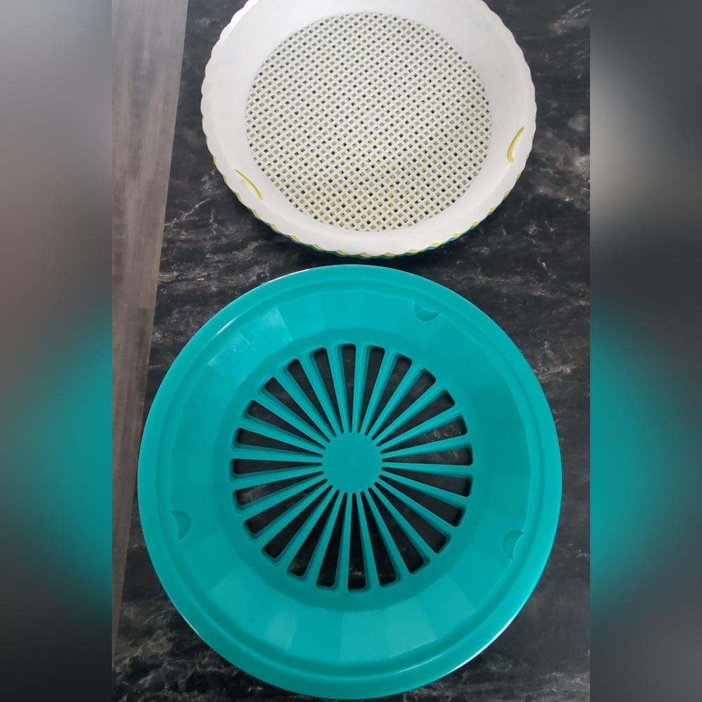 Picnic Paper Plate Holders